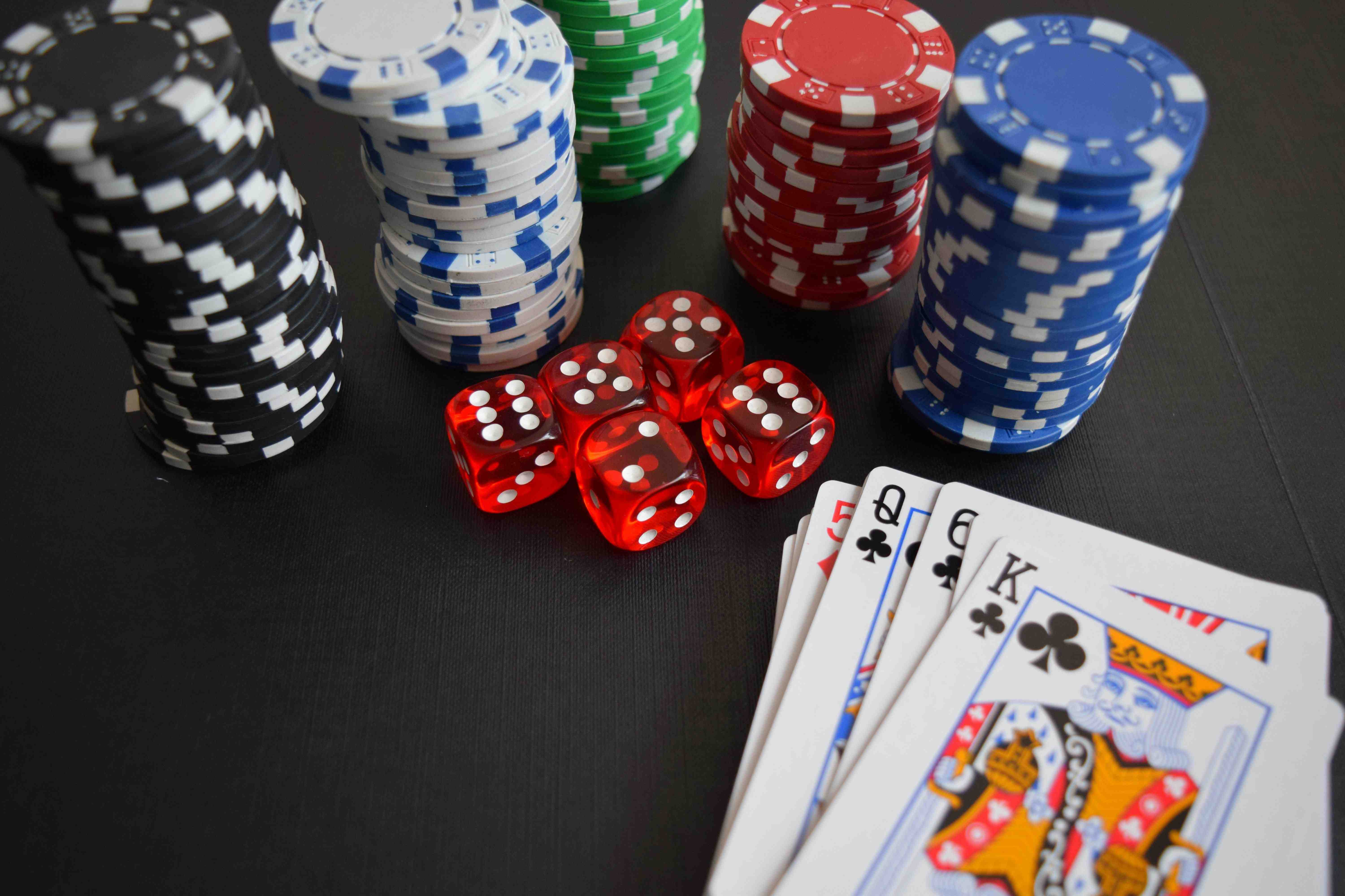 Filipino players browsing online slot games on mobile phones in the Philippines